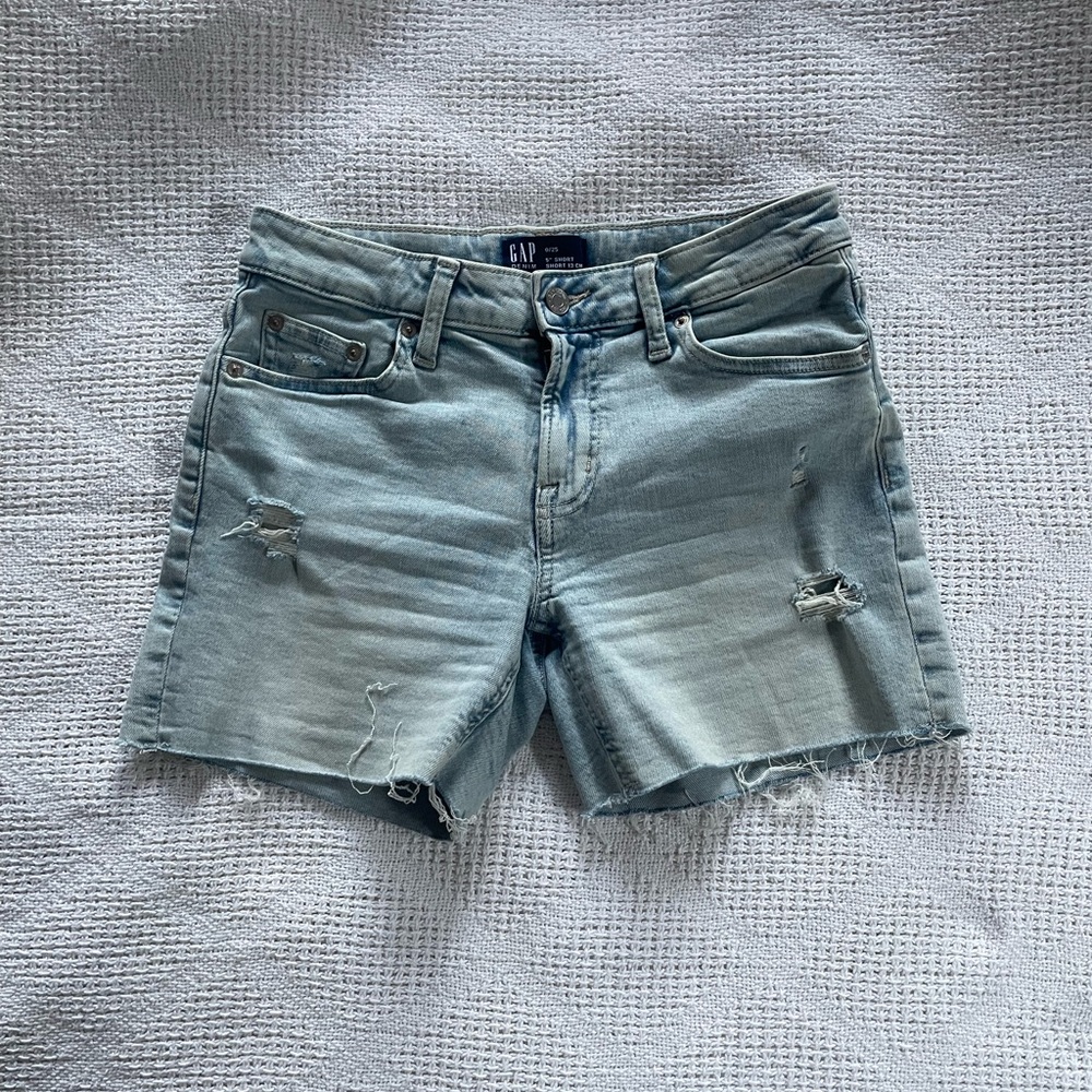 Gap Mid-Rise 5’’ Cut-off Denim Shorts